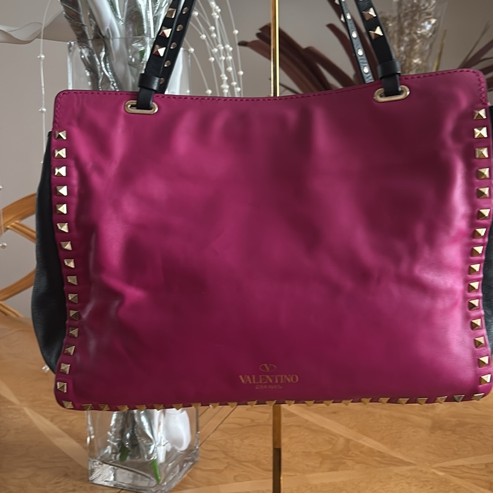 EUC Valentino Garavani Fuschia/Black Studded $1299 - Picture 3 of 13